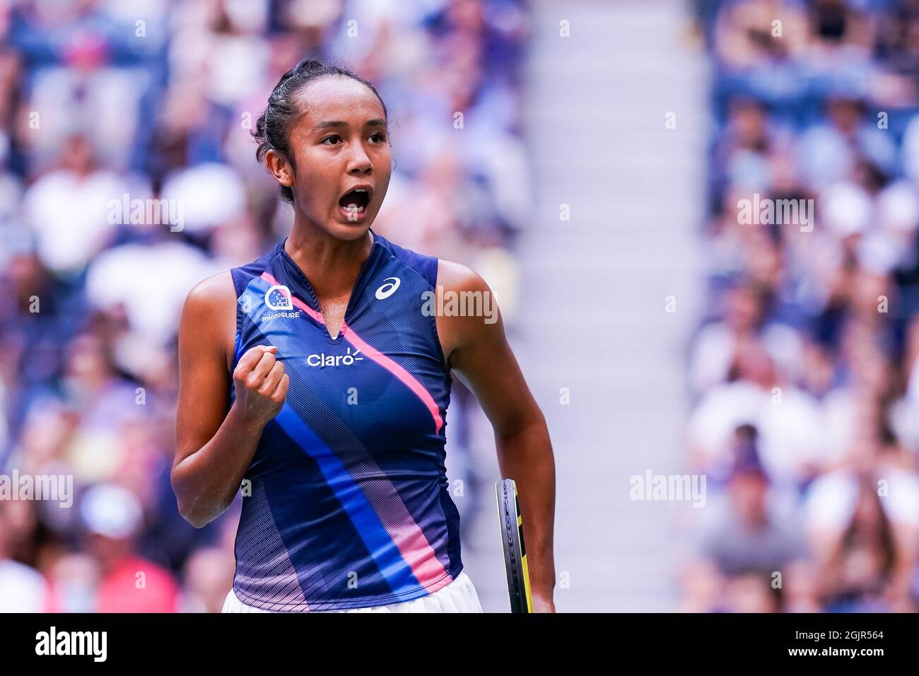 Flushing Meadow, United a déclaré. 11 septembre 2021. Leylah Fernandez du Canada réagit à son match contre Emma Raducanu, de Grande-Bretagne, lors de la finale des femmes au stade Arthur Ashe aux Championnats américains de tennis 2021 au Centre national de tennis de l'USTA Billie Jean King, le samedi 11 septembre 2021 à New York. Photo de Corey Sipkin/UPI crédit: UPI/Alay Live News Banque D'Images