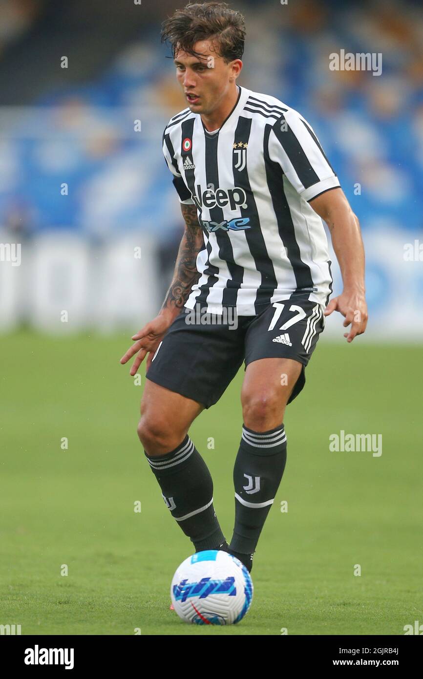 Le défenseur italien de Juventus, Luca Pellegrini, contrôle le ballon lors du match de football de Serie A entre SSC Napoli et Juventus FC au stade Diego Armando Maradona, Naples, Italie, le 11 septembre 2021 Banque D'Images