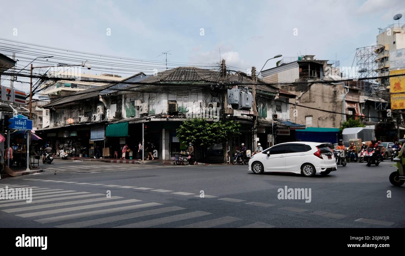 Yaowarat Road Samphanthawong District est la principale artère du quartier chinois de Bangkok. L'ère du covid, l'ère de la pandémie, l'ère du verrouillage Banque D'Images