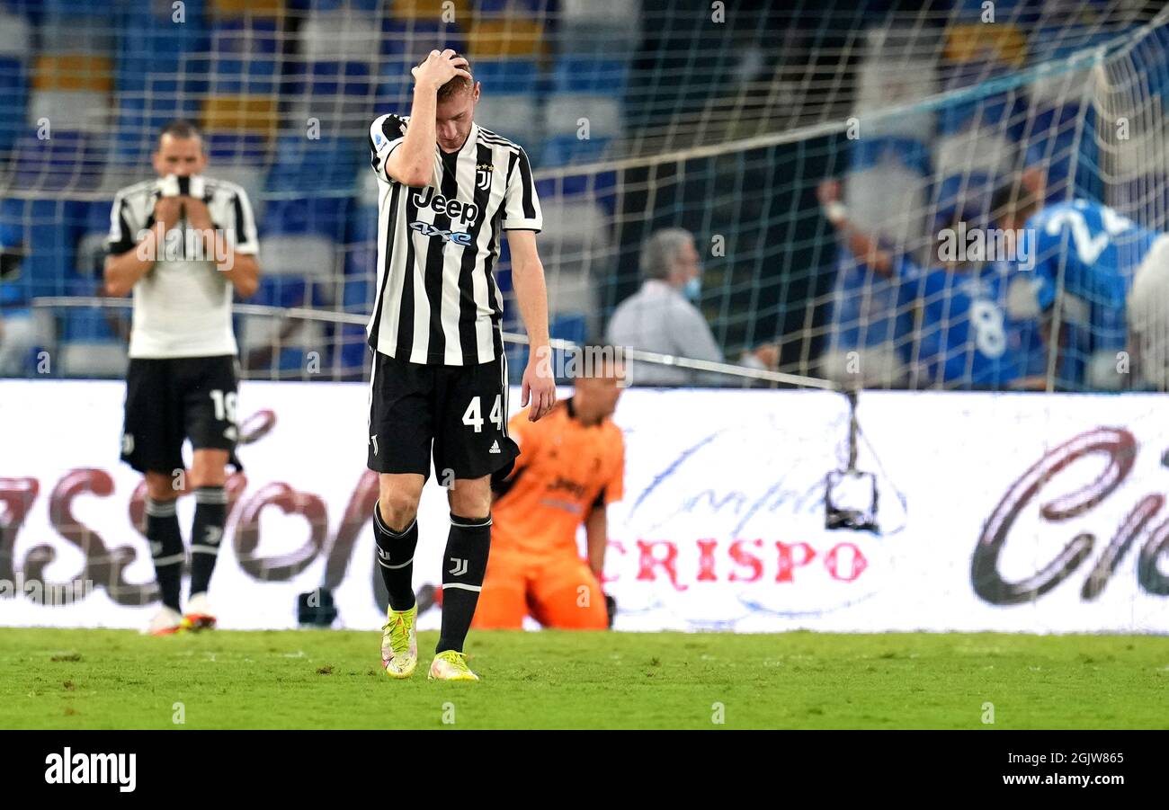 NAPLES, ITALIE - SEPTEMBRE 11: Dejan Kulusevski, Aaron Ramsey et Wojciech Szczesny de Juventus déçus après Kalidou Koulibaly de SSC Napoli score est but, pendant la série Un match entre SSC Napoli et Juventus au Stadio Diego Armando Maradona le 11 septembre 2021 à Naples, Italie. (Photo par MB Media) Banque D'Images