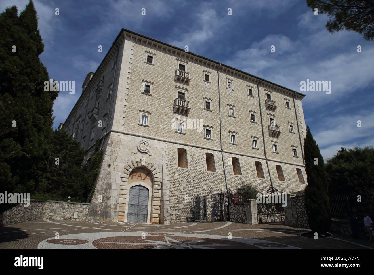 Cassino, Italie. 11 septembre 2021. L'entrée de l'abbaye de Montecassino. Antonio Nardelli / Alamy Banque D'Images