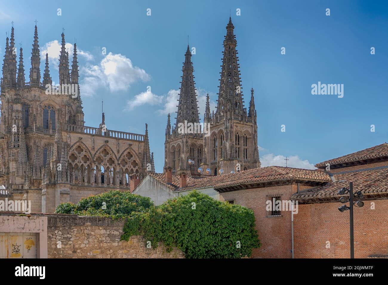Vue extérieure de la magnifique cathédrale de Burgos à Castilla Leon, Espagne. Banque D'Images