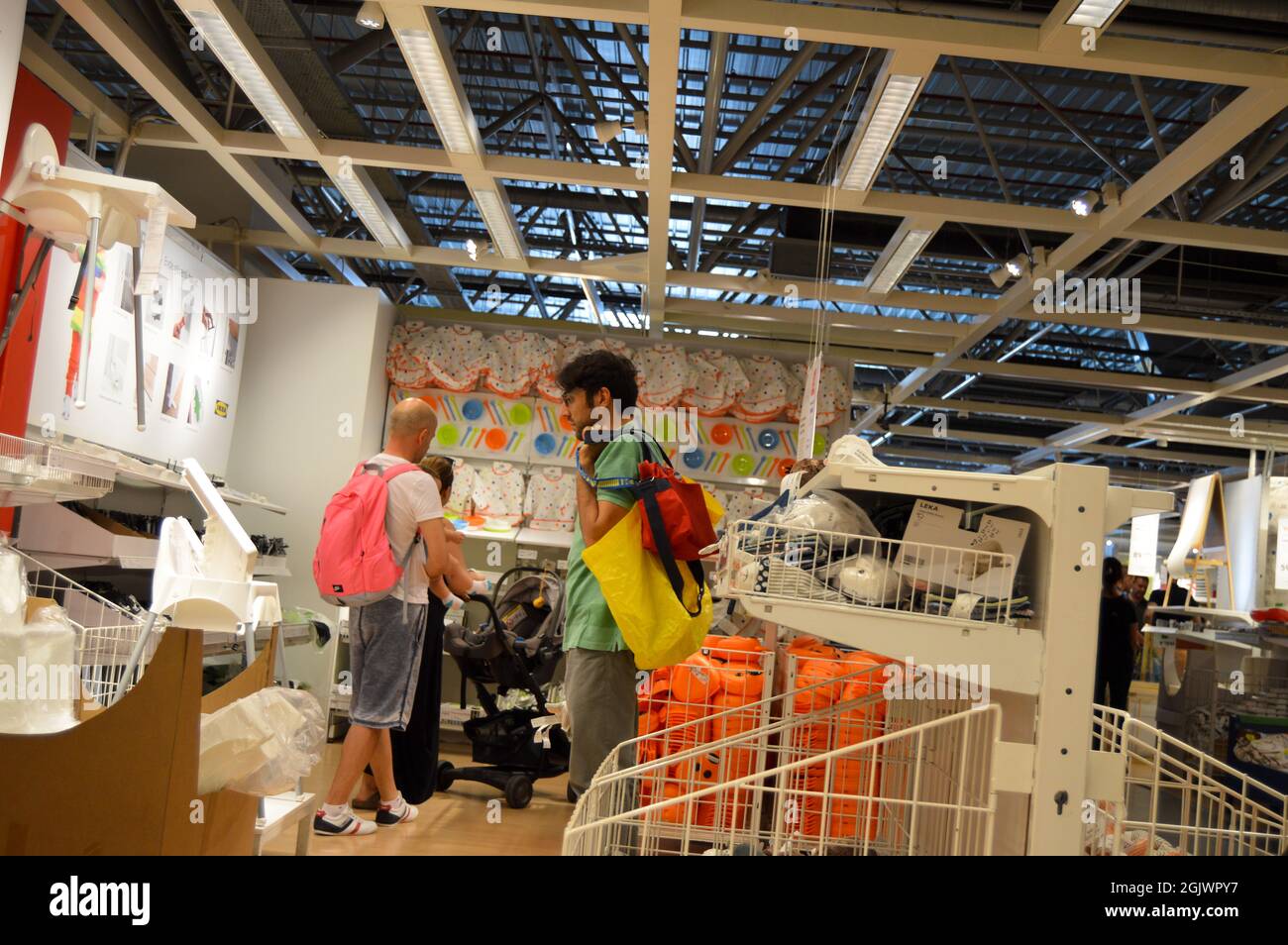 Salle de spectacle à l'intérieur du magasin ikea, les gens font du shopping, Istanbul Turkey Umraniye, septembre 17 2016 Banque D'Images