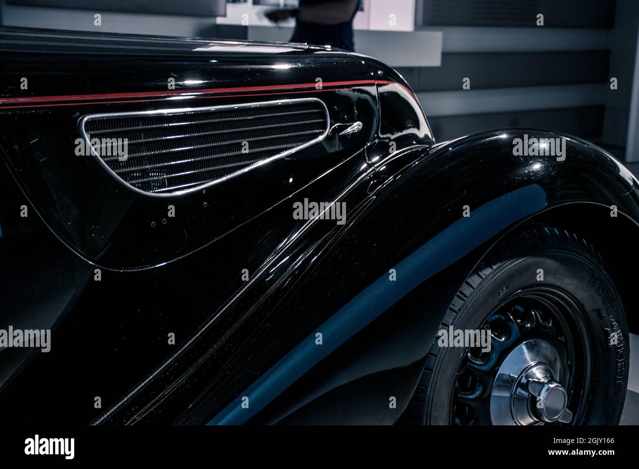 Munich/ Allemagne - Mai 24 2019: BMW 502 - berline de luxe fabriquée de 1954 à 1958 dans le musée BMW / BMW Welt Banque D'Images