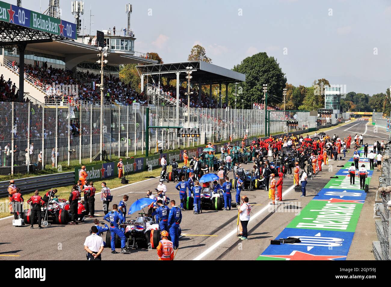 Monza, Italie. 12 septembre 2021. La grille avant le début de la course. Grand Prix d'Italie, dimanche 12 septembre 2021. Monza Italie. Crédit : James Moy/Alay Live News Banque D'Images