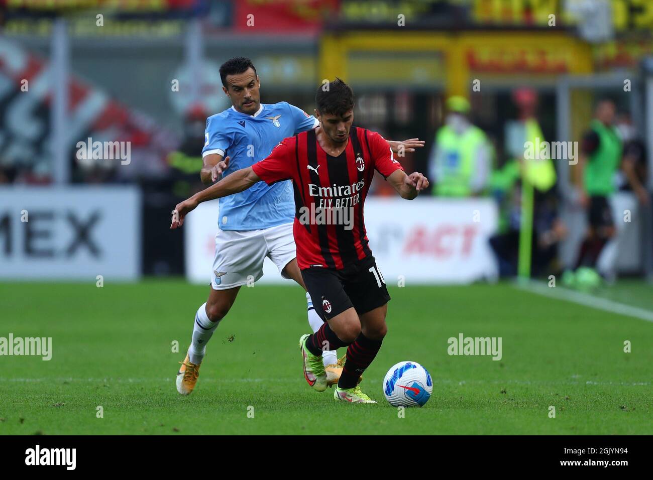 Milan, Italie. 12 septembre 2021. Brahim Diaz d'AC Milan contrôle le ballon pendant la série Un match entre AC Milan et SS Lazio au Stadio Giuseppe Meazza le 12 2021 septembre à Milan, Italie. Credit: Marco Canoniero / Alamy Live News Banque D'Images