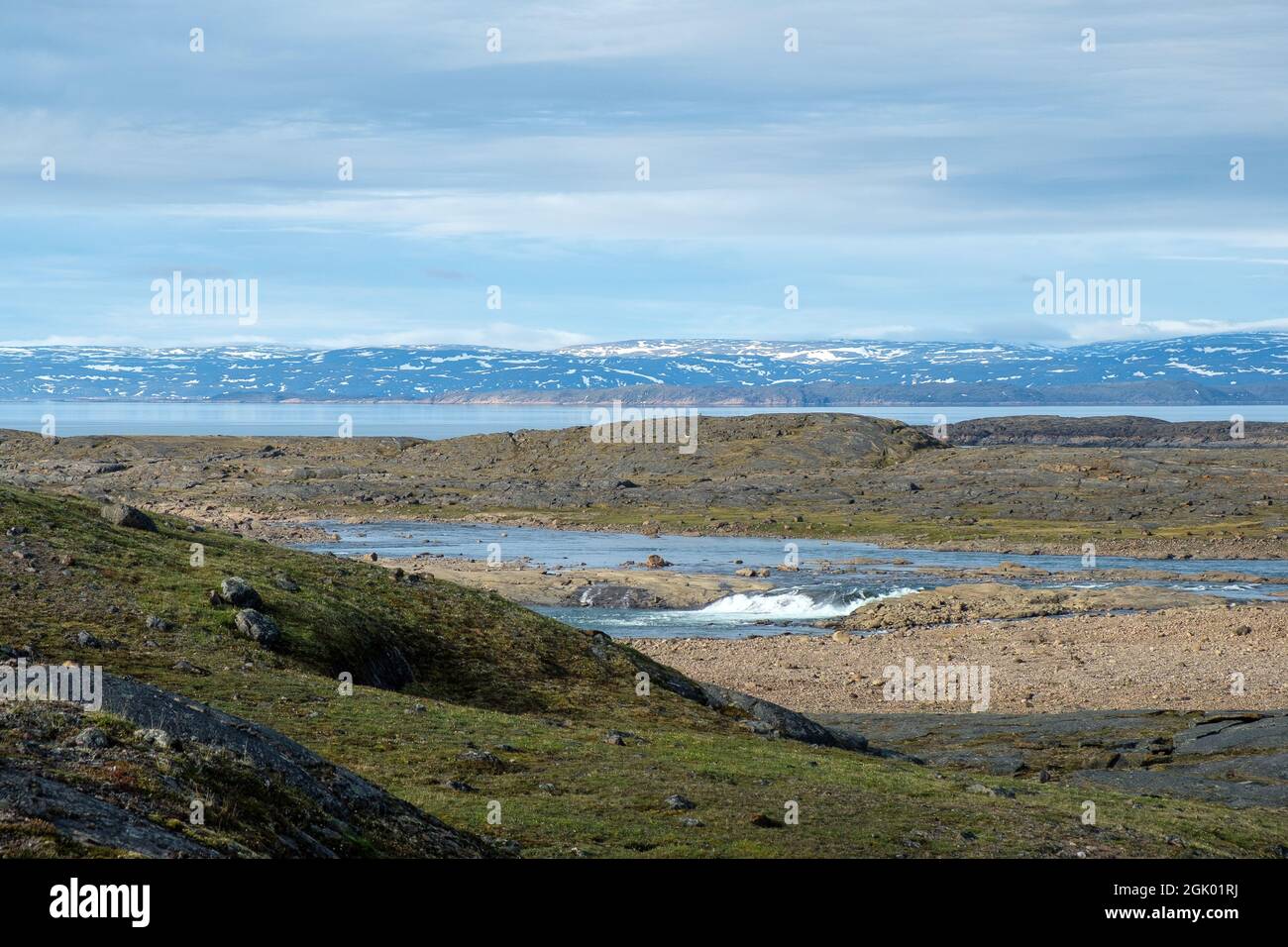 Paysages magnifiques du Nunavut - montagnes, océan, toundra Banque D'Images