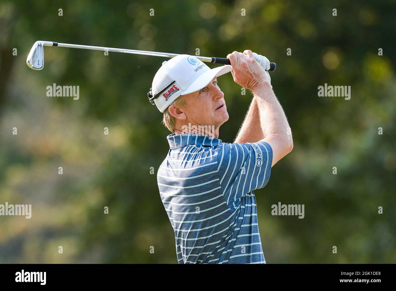 12 septembre 2021 : David Toms, de Shreveport, Louisiane, a tourné un fairway sur le 18e trou lors de la ronde de l'Ascension Charity Classic qui s'est tenue au Norwood Hills Country Club à Jennings, Mo Richard Ulreich/CSM Banque D'Images