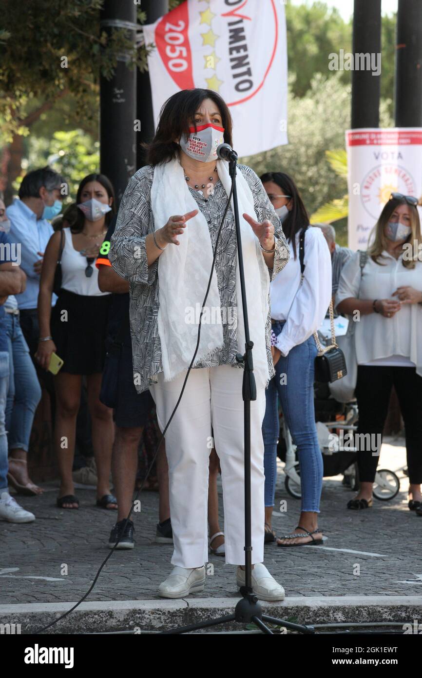 Arzano, Italie. 12 septembre 2021. Loredana Raia Vice-présidente du Conseil régional de Campanie, Vice-présidente Consiglio Regionale della Campania à l'ouverture de la campagne électorale à Arzano. (Photo de Salvatore Esposito/Pacific Press) crédit: Pacific Press Media production Corp./Alay Live News Banque D'Images