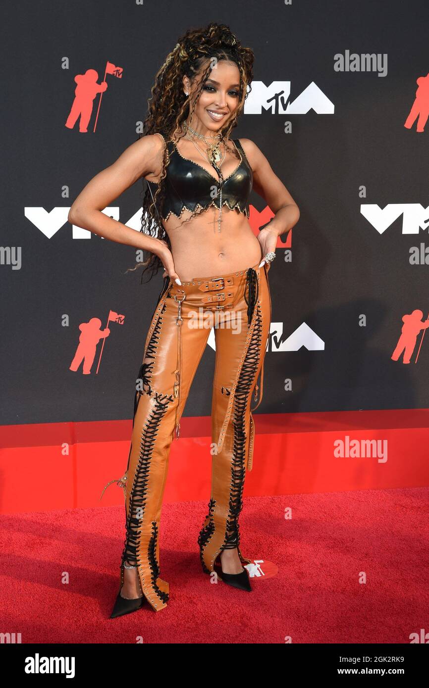 Brooklyn, NY, États-Unis. 12 septembre 2021. Tinashe aux arrivées des MTV Video Music Awards (VMA) 2021, Barclays Center, Brooklyn, NY 12 septembre 2021. Photo par: Kristin Callahan/Everett Collection crédit: Everett Collection Inc/Alay Live News Banque D'Images