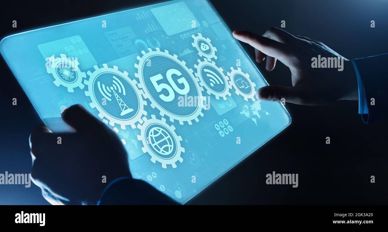 5G Cinquième génération d'Internet mobile. Connexion rapide. Concept de télécommunication sur écran virtuel. Banque D'Images