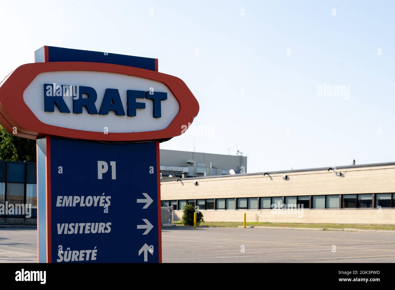Mont-Royal, Montréal, QC, Canada - le 4 septembre 2021 : usine Kraft Heinz Mount-Royal à Montréal, QC, Canada. Banque D'Images Mont-Royal, Montréal, QC, Canada - le 4 septembre 2021 : usine Kraft Heinz Mount-Royal à Montréal, QC, Canada. Banque D'Images