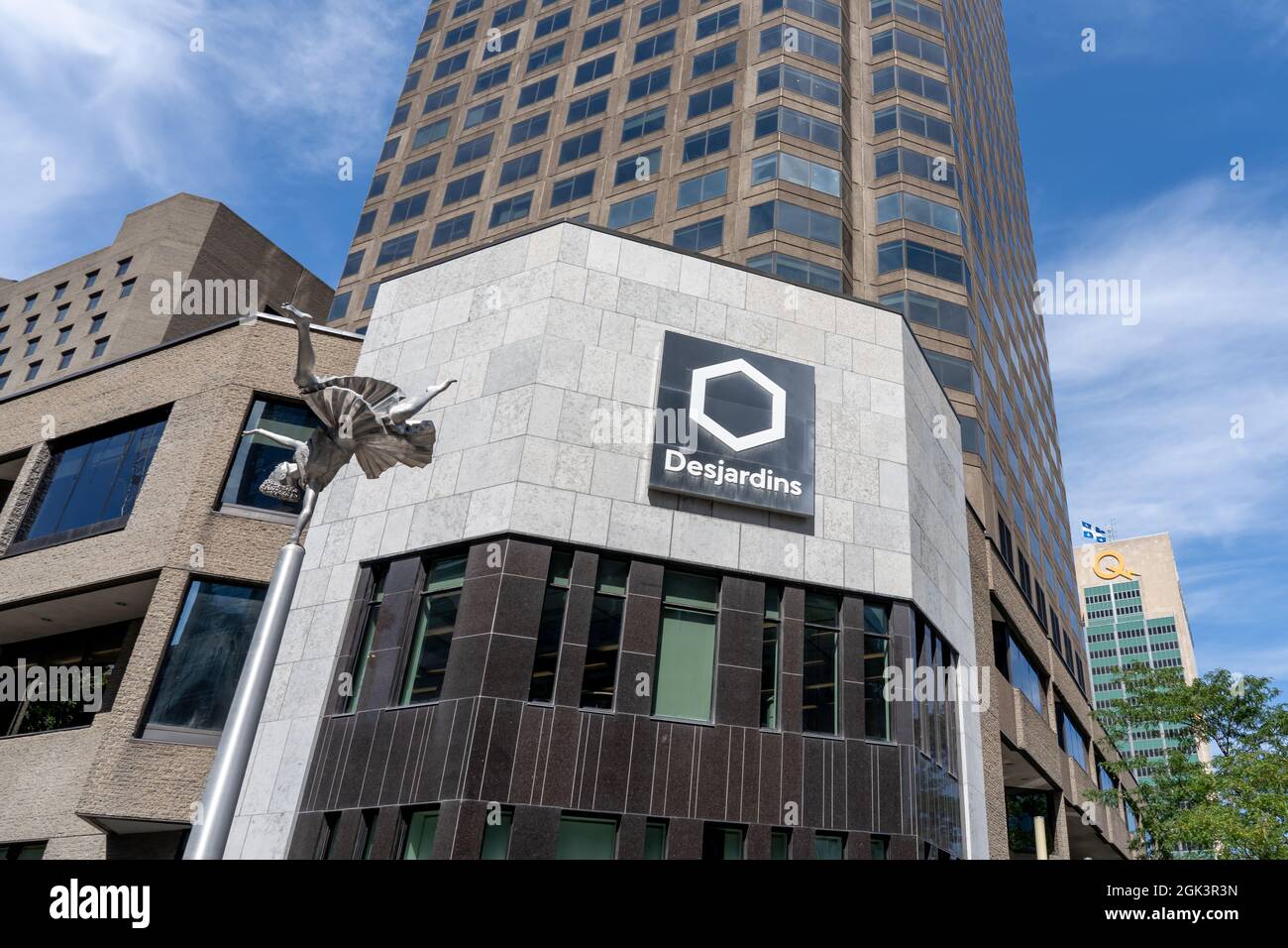 Montreal Qc Canada Le 4 Septembre 2021 Signe Desjardins Au Complexe Desjardins De Montreal Qc Canada Complexe Desjardins Est Un Bureau A Usage Mixte Ho Photo Stock Alamy