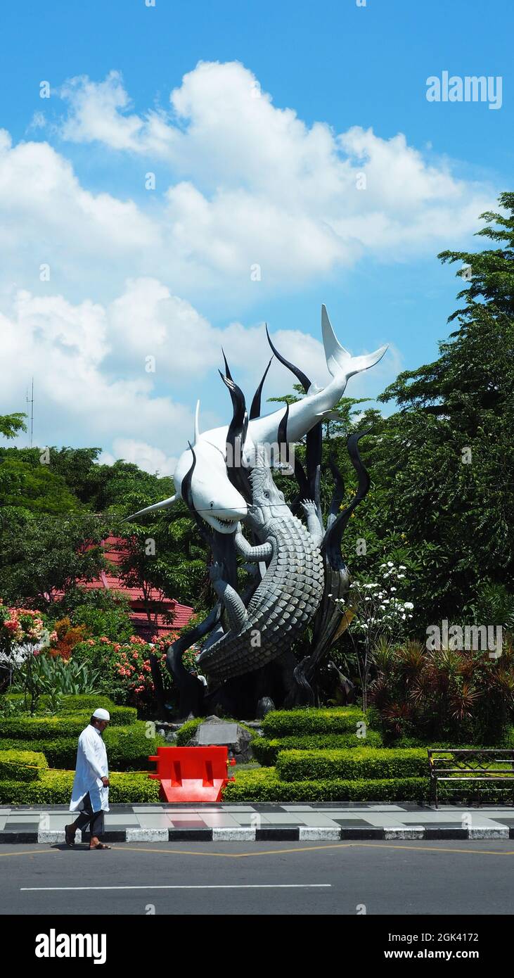 Surabaya, Indonésie - 20 avril 2018. Sura et la Statue des crocodiles, symbole de la ville de Surabaya qui se trouve en face du zoo de Surabaya. Banque D'Images