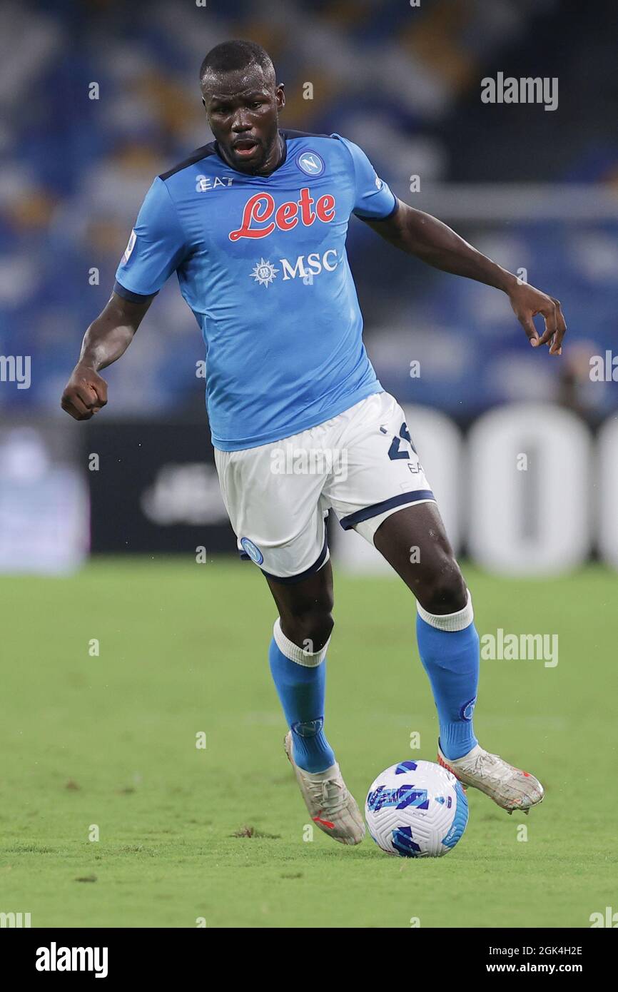 Naples, Italie. 11 septembre 2021. Kalidou Koulibaly de SSC Napoli pendant la série Un match de football 2021/2022 entre SSC Napoli et Juventus FC au stade Diego Armando Maradona à Naples (Italie), le 11 septembre 2021. Photo Cesare Purini/Insidefoto crédit: Insidefoto srl/Alay Live News Banque D'Images