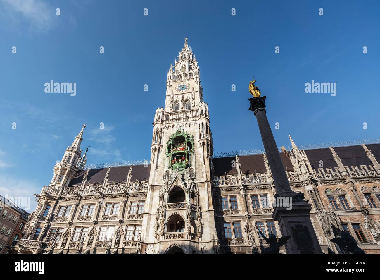 Nouvel hôtel de ville (Neues Rathaus) sur la place Marienplatz - Munich, Bavière, Allemagne Banque D'Images