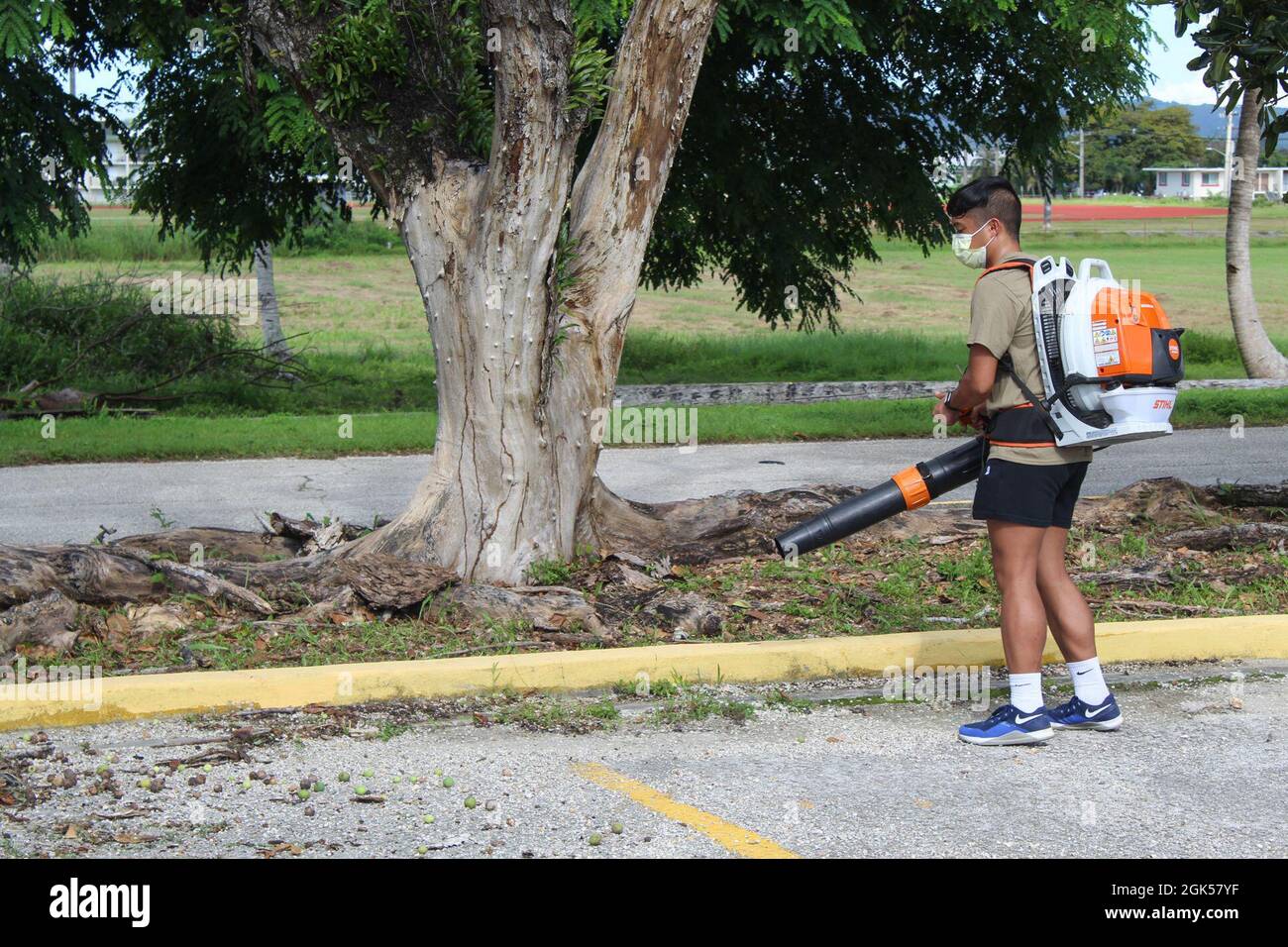 Mangilao Guam Aout 5 21 Les Marins Et Le Personnel De La Base Navale Des Etats Unis De Guam Se Sont Associes A De Multiples Commandements De Locataires Pour Aider Aux Efforts