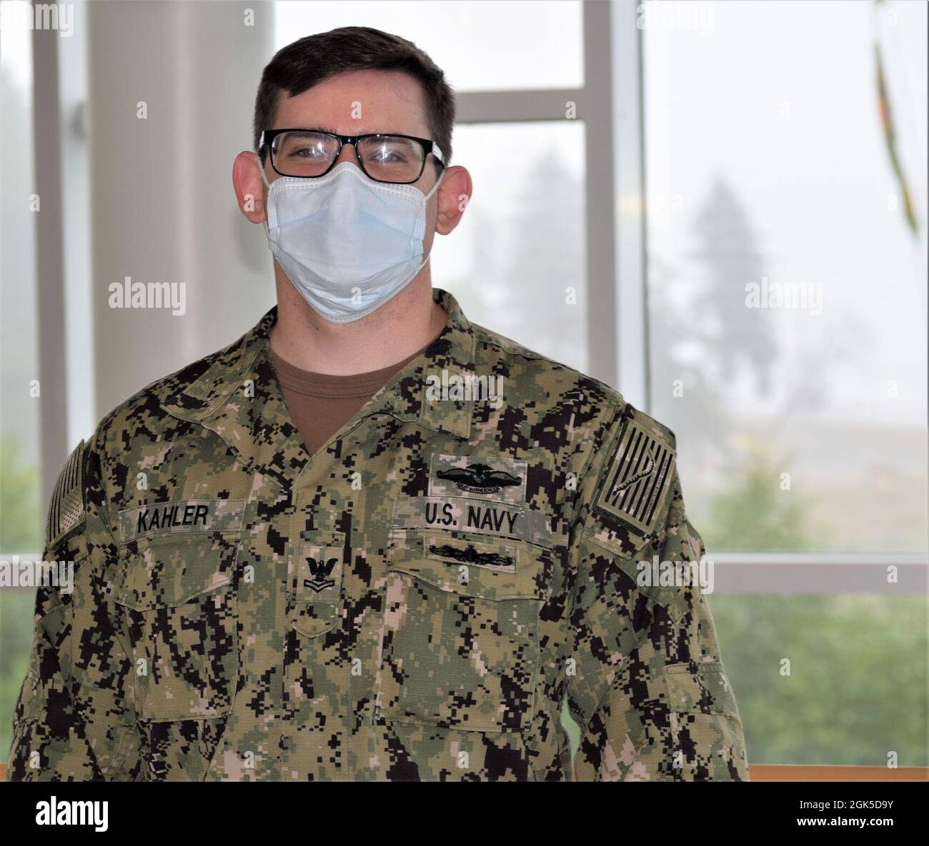 Hôpital Corpsman 2e classe Joseph Kahler, récemment sélectionné comme marin du quartier à la Marine Medicine Readiness and Training Command Banque D'Images