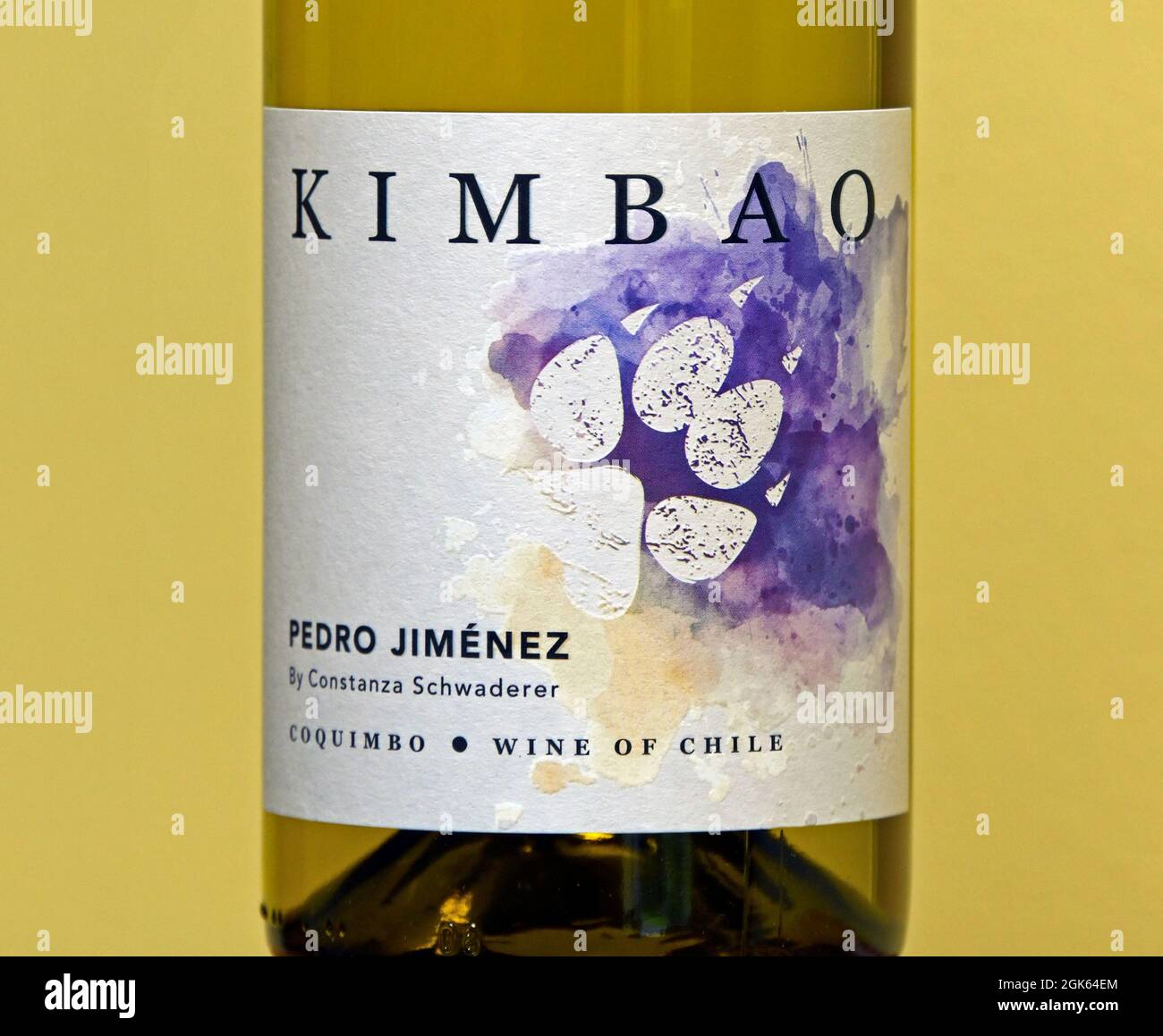 Étiquette de vin. Kimbao. Pedro Jimenez par Constanza Schwaderer. Coquimbo. Vin du Chili. Banque D'Images