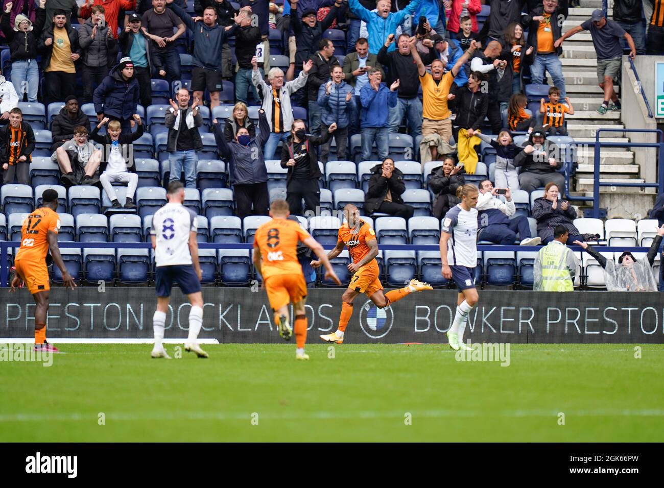 Josh Magennis, de Hull, fête ses côtés 3e but photo par Steve Flynn/AHPIX.com, football: Match Preston North End -V- Hull City à Deepd Banque D'Images