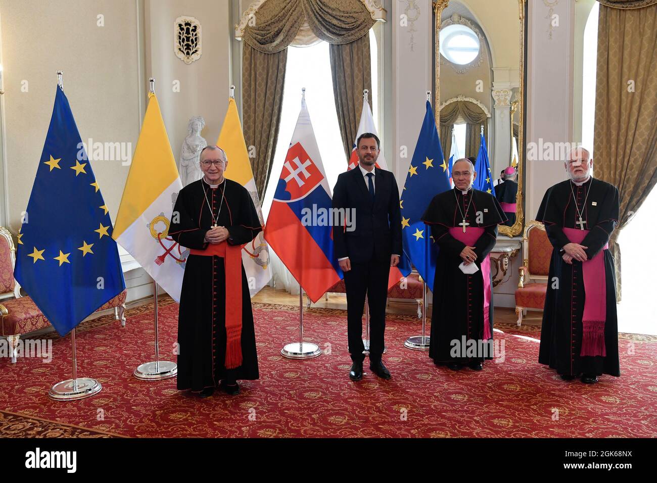 Bratislava, Slovaquie. 13 septembre 2021. 13 septembre 2021 : carte du secrétaire d'État. Pietro Piarolin rencontre le Premier ministre Eduard Heger au Palais du Gouvernement de Bratislava, en Slovaquie. Crédit : Agence photo indépendante/Alamy Live News Banque D'Images