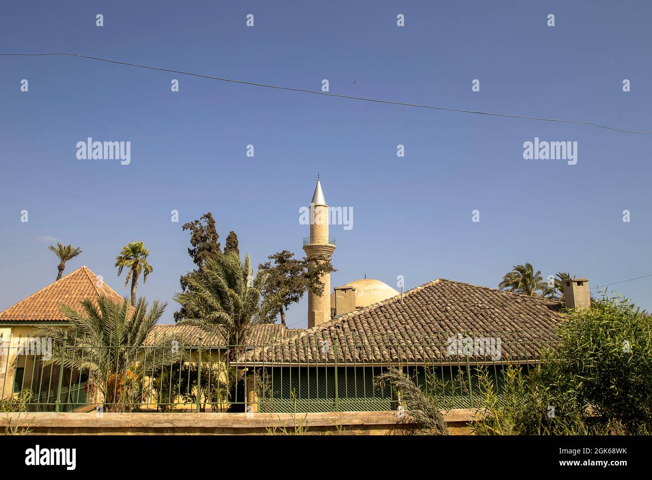 Hala Sultan Tekke ou la mosquée d'Umm Haram au bord du lac salé de Larnaca à Chypre Banque D'Images