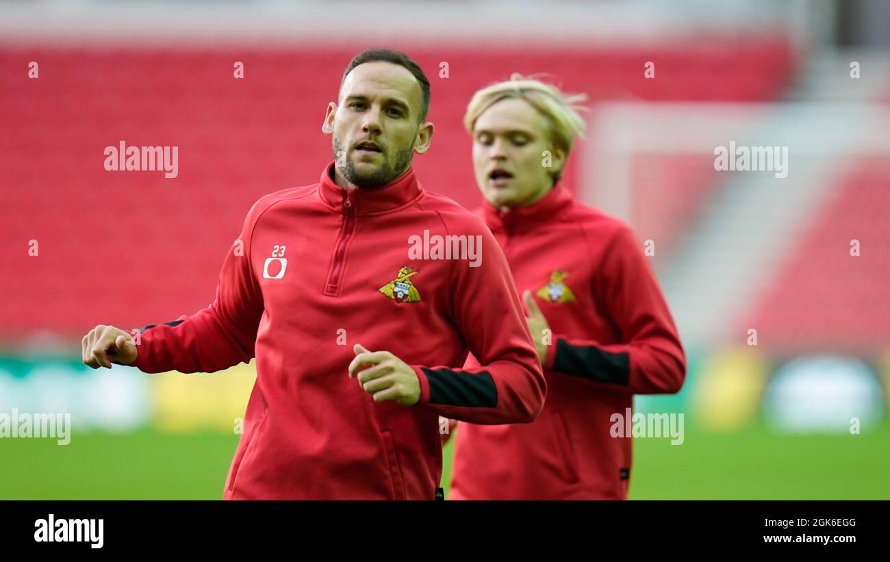 DaN Gardner de Doncaster se réchauffe avant le jeu photo par Steve Flynn/AHPIX.com, football: Carabao Cup 2nd Round Match Stoke City -V- Doncaster Rove Banque D'Images