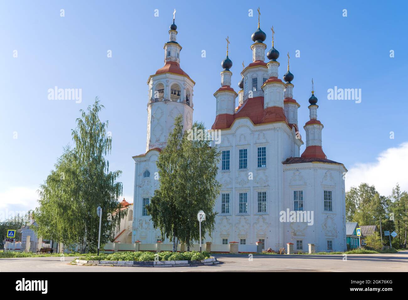 L'ancienne église de l'entrée du Seigneur dans Jérusalem, le jour ensoleillé d'août. Totma, Russie Banque D'Images