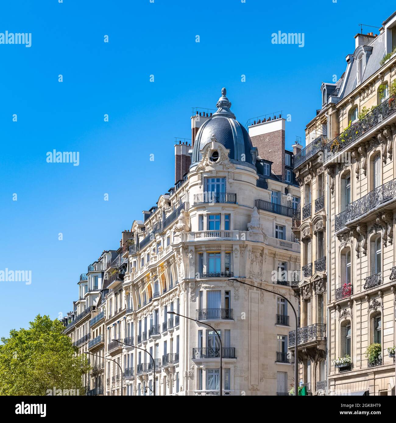 Paris, bâtiment typique du boulevard Haussmann, dans un quartier de luxe Banque D'Images