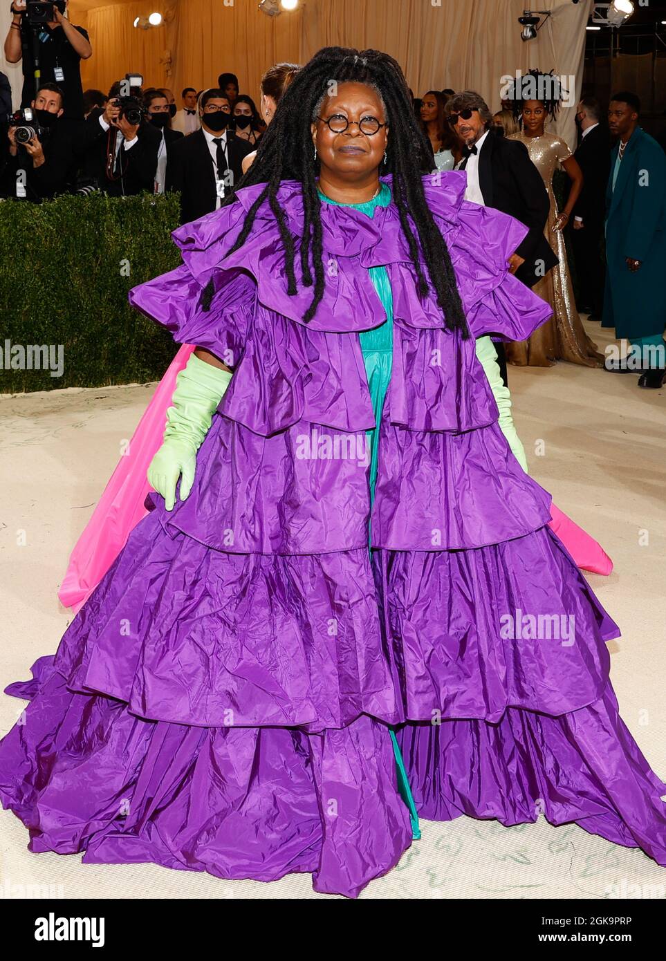 New York, États-Unis. 13 septembre 2021. Whoopi Goldberg arrive pour le gala met au Metropolitan Museum of Art pour célébrer l'ouverture de in America: A Lexique of Fashion à New York le lundi 13 septembre 2021. Photo de John Angelillo/UPI crédit: UPI/Alay Live News Banque D'Images