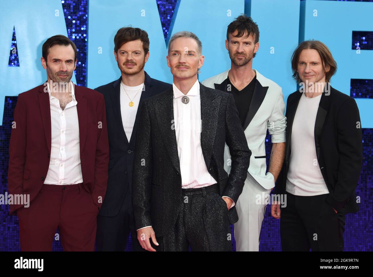 13 septembre 2021, Londres, Royaume-Uni (L-R) Ciaran Jeremiah, Richard Jones, Dan Gillespie vend, Paul Stewart et Kevin Jeremiah de l'impression d'arriver à la tout le monde parle de Jamie World Premiere, Royal Festival Hall, Londres. Crédit : Doug Peters/EMPICS/Alamy Live News Banque D'Images