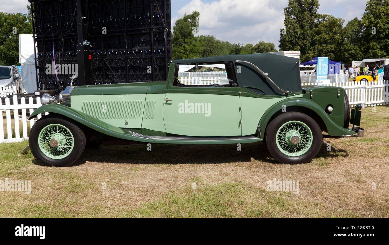 Vue latérale du Rolls Royce Phantom II 1930, exposé dans la section style et élégance des années 1930 du London Classic car Show 2021. Banque D'Images
