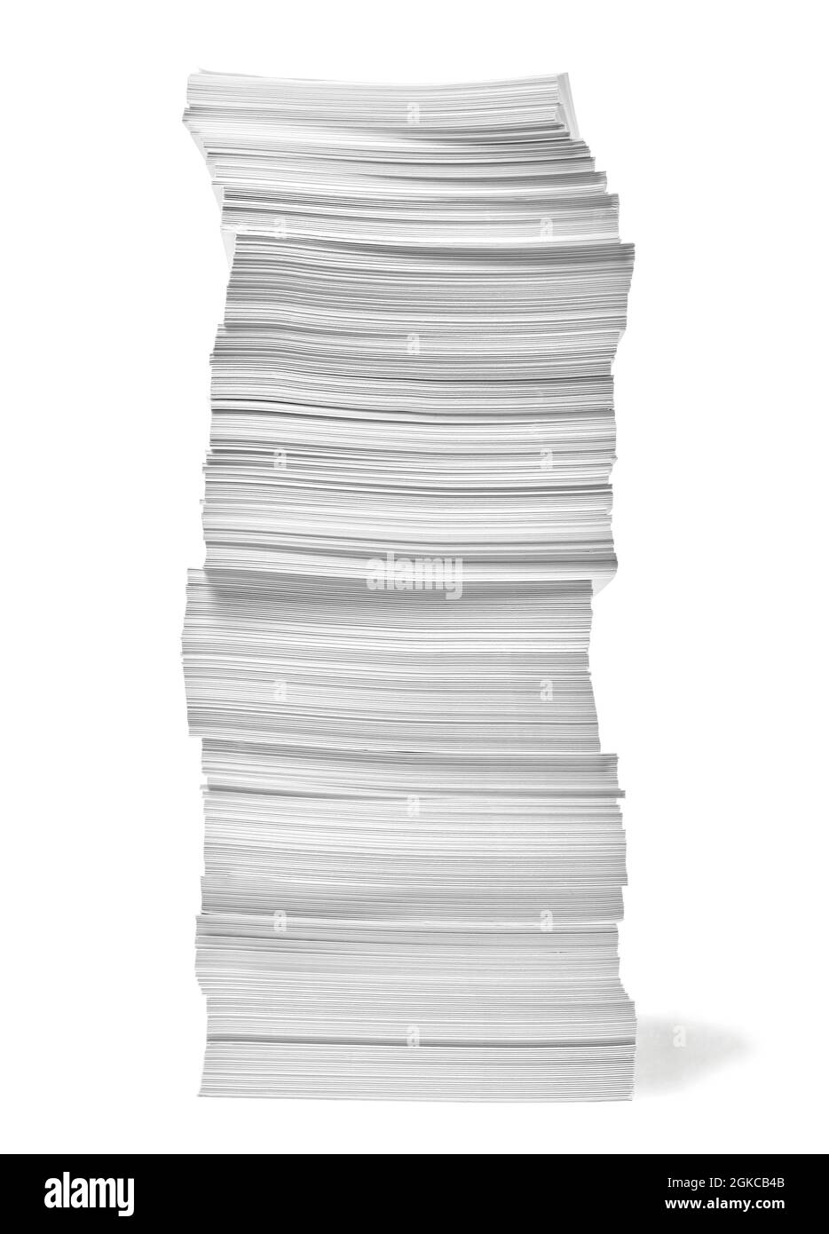 gros plan d'une pile de papier sur fond blanc Banque D'Images