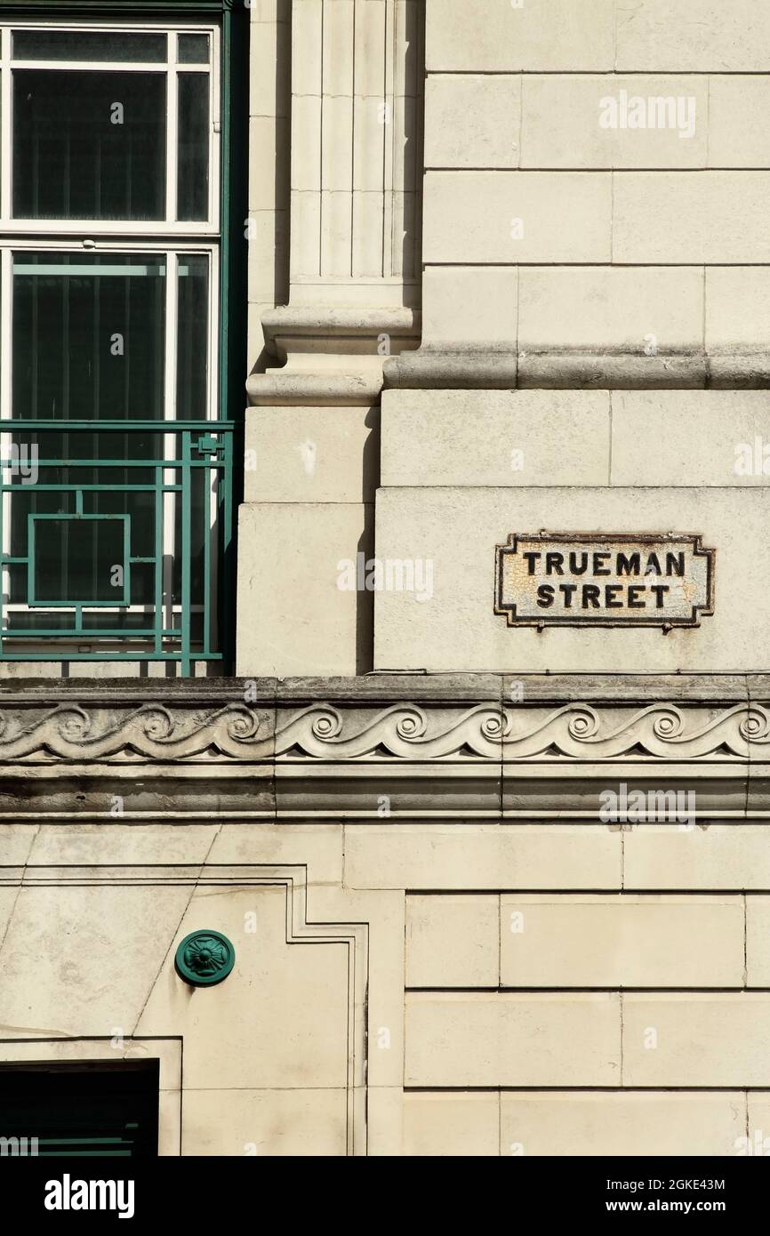 Plaque signalétique sur le bâtiment de Trueman Street, Liverpool, Royaume-Uni. Banque D'Images