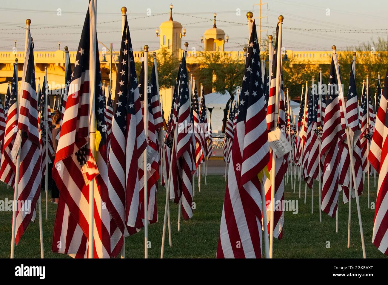Le champ de guérison de Tempe, en Arizona, commémore les attaques de 9-11 en affichant un drapeau américain pour chaque personne qui a péri ce jour-là. Banque D'Images
