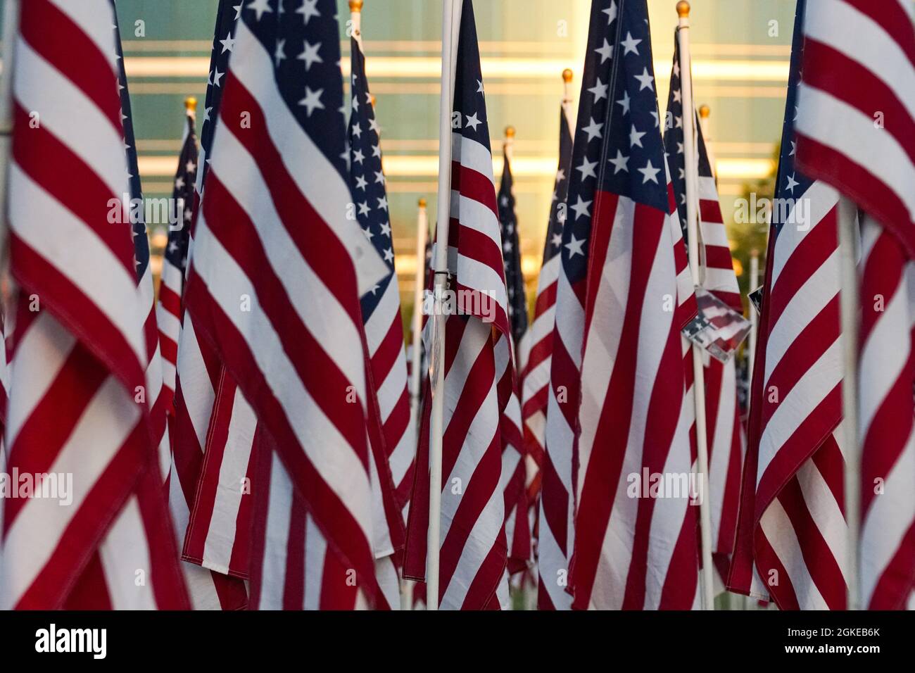 Le champ de guérison de Tempe, en Arizona, commémore les attaques de 9-11 en affichant un drapeau américain pour chaque personne qui a péri ce jour-là. Banque D'Images