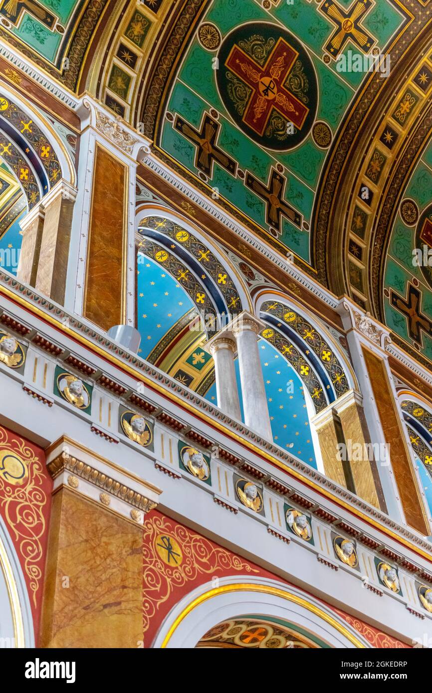 Photographie intérieure, peinture au plafond, décoration artistique intérieur de l'église orthodoxe grecque néoclassique de Saint Nicolas, Agios Nikolaos Banque D'Images