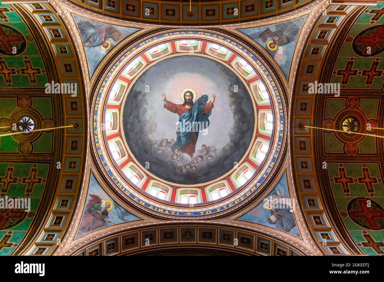 Photographie intérieure, peinture au plafond, dôme orné de l'église orthodoxe grecque néoclassique de Saint-Nicolas, Agios Nikolaos, Ermoupoli, Syros Banque D'Images