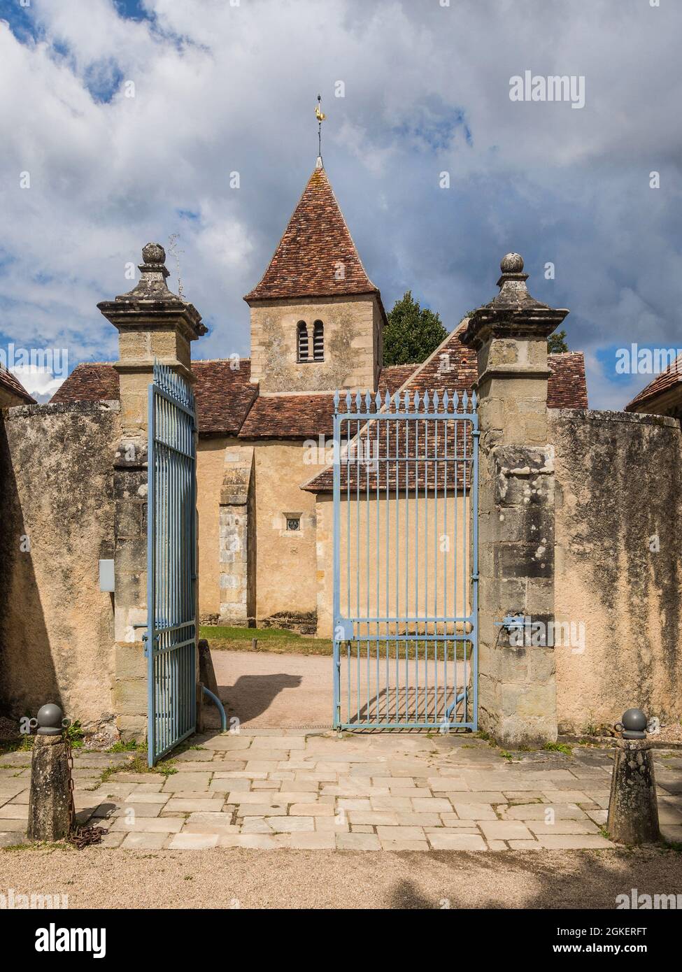 Église romane de Sainte-Anne de Nohant dans le village de Nohant, Indre (36), France, demeure du célèbre écrivain français George Sand. Banque D'Images