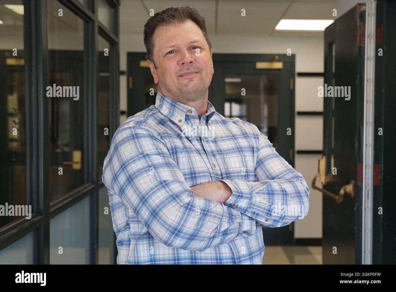 Steve Swanson, directeur de l’énergie pour la Direction de l’environnement et de l’énergie du ministère de l’Adjudant général de l’Ohio, a pris une photo le 2 avril 2021 au Major-général Robert S. Beightler Armory de Columbus, Ohio. Swanson et son équipe ont travaillé avec diligence pour réduire la consommation d'énergie et conserver les ressources naturelles en mettant en œuvre avec succès plusieurs initiatives de réduction de l'énergie. Banque D'Images