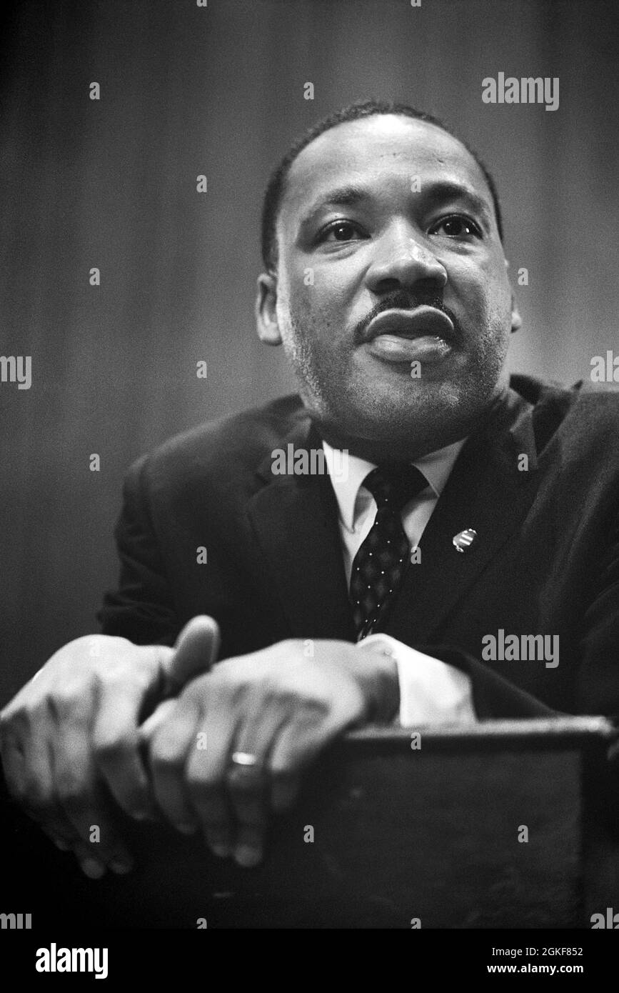 Martin Luther King, Jr., penses sur le conférencier lors de la conférence de presse, Washington, DC États-Unis, Marion S. Trikosko, U.S. News & World Report Magazine Photograph Collection, 26 mars 1964 Banque D'Images Martin Luther King, Jr., penses sur le conférencier lors de la conférence de presse, Washington, DC États-Unis, Marion S. Trikosko, U.S. News & World Report Magazine Photograph Collection, 26 mars 1964 Banque D'Images