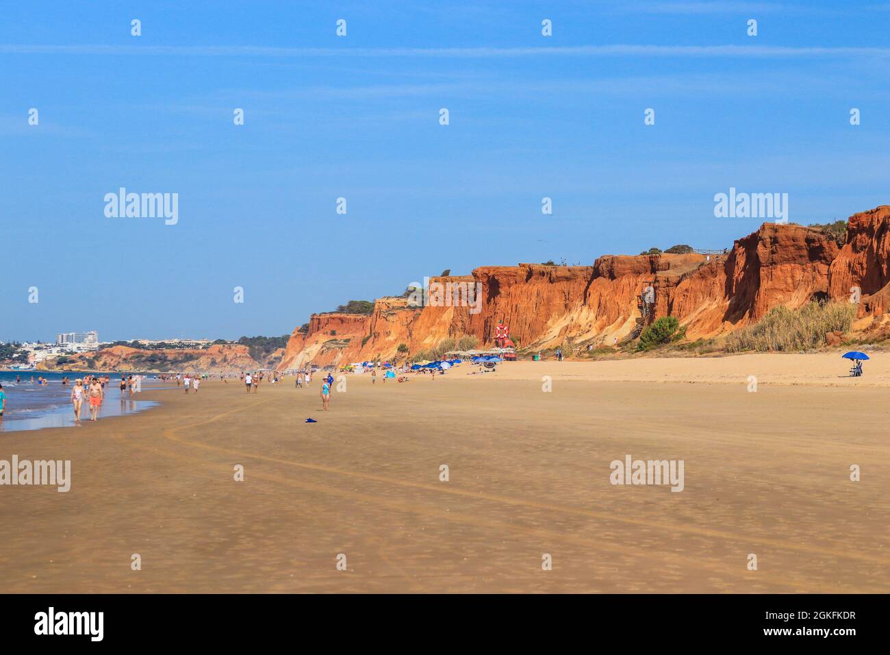 Panorama incroyable depuis une plage de l'Algarve, Portugal Banque D'Images