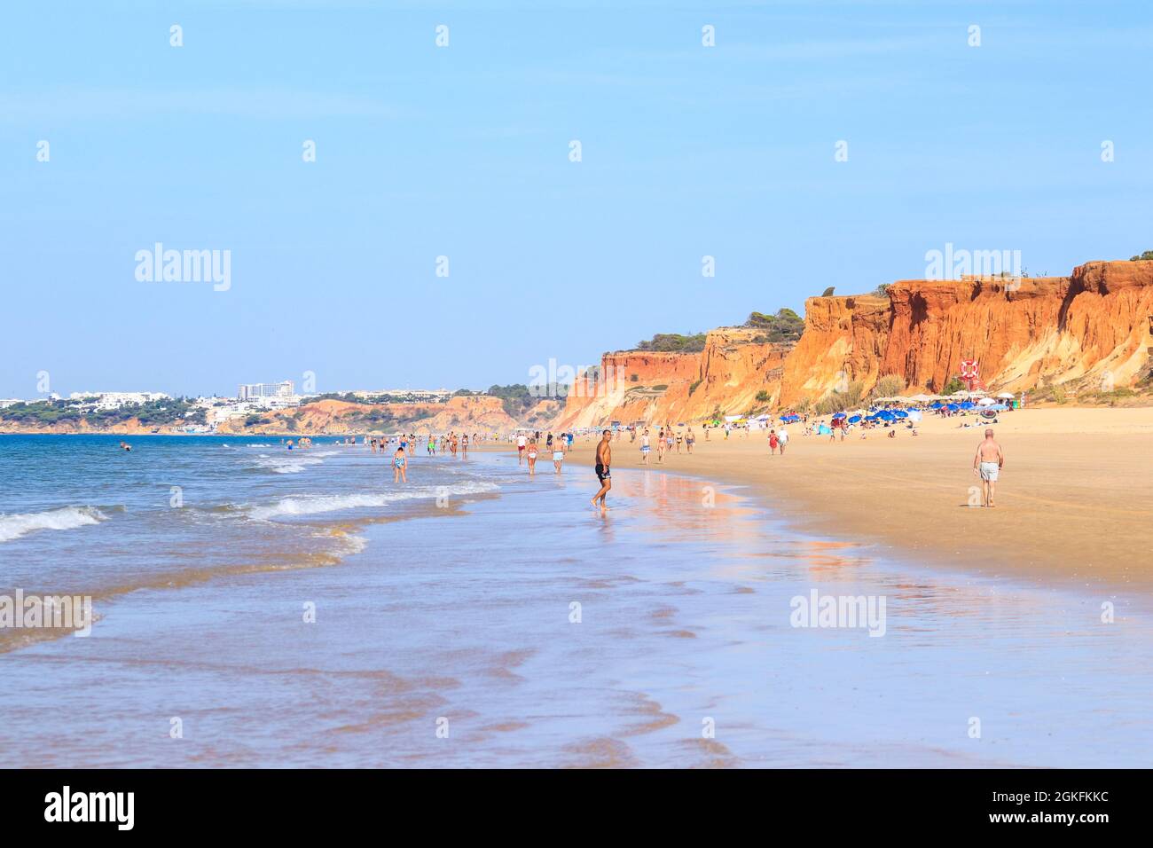 Panorama incroyable depuis une plage de l'Algarve, Portugal Banque D'Images