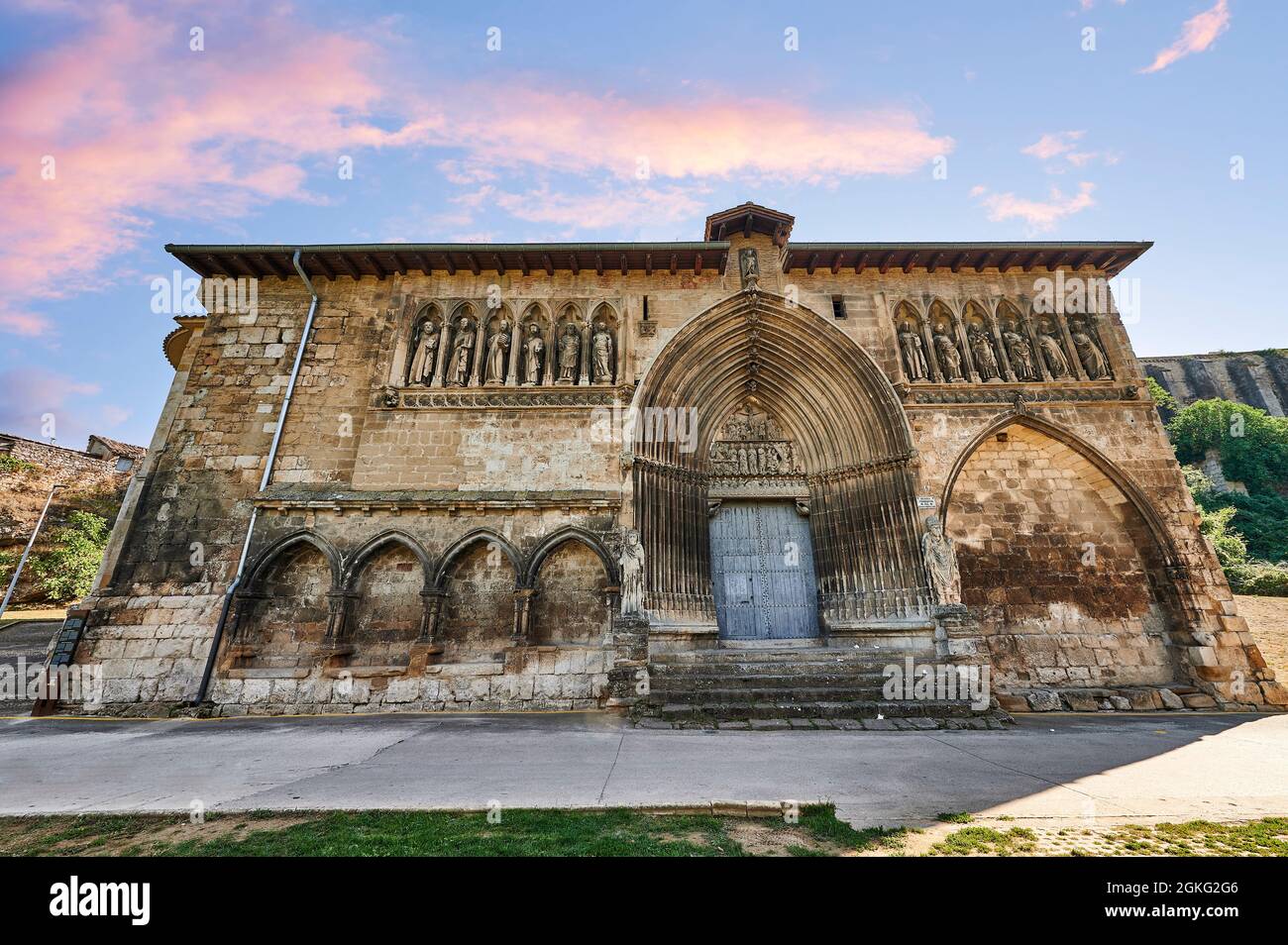 Église Santo Sepulcro, avec une nef et une abside semi-circulaire la construction de l'église reflète la transition de l'art roman à l'art gothique, elle a une note Banque D'Images