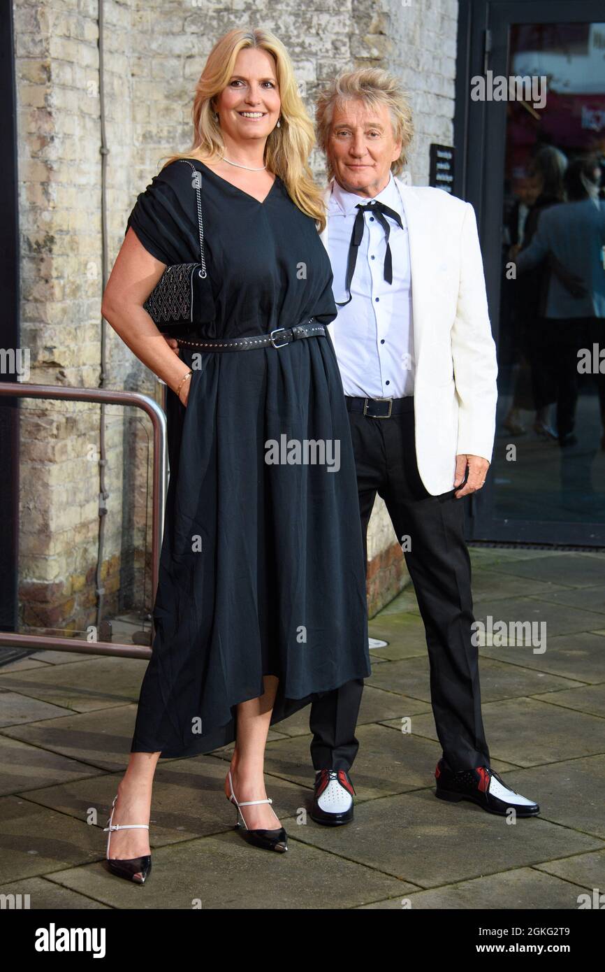 Londres, Royaume-Uni. 14 septembre 2021. Rod Stewart et Penny Lancaster, qui assistent au Sun When Cares, remporte des prix, au Roundhouse de Londres. Date de la photo: Mardi 14 septembre 2021. Le crédit photo devrait se lire: Matt Crossick/Empics/Alamy Live News Banque D'Images