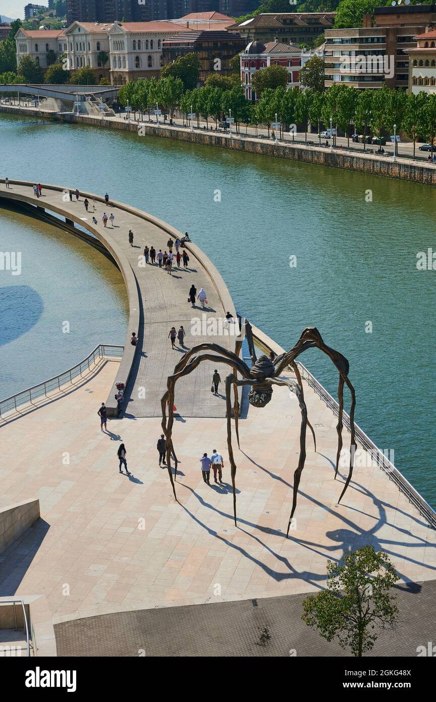 La sculpture Maman au Musée Guggenheim d'Art contemporain de Bilbao Bilbo Banque D'Images