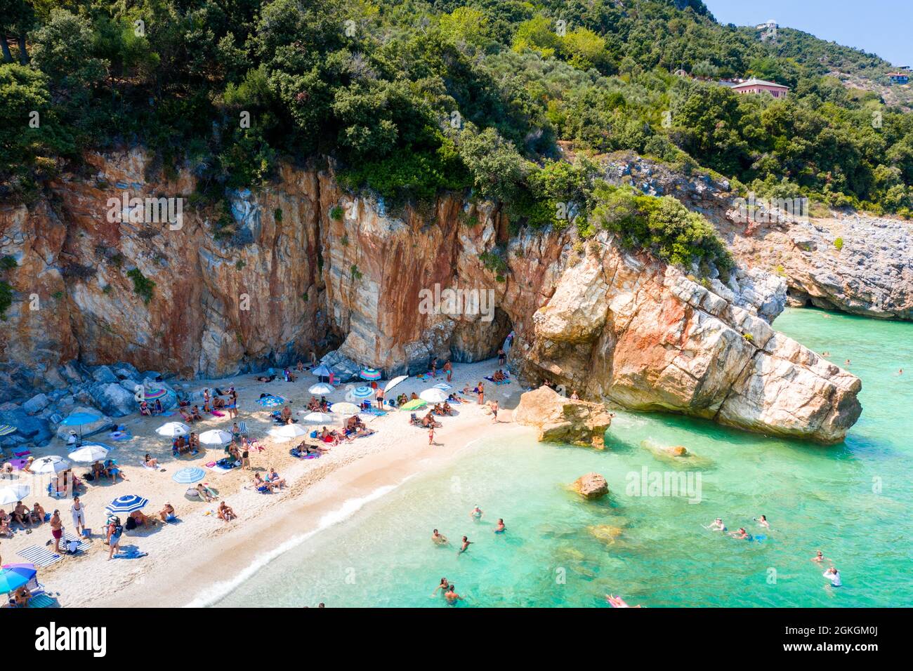 Célèbre plage de Mylopotamos à Tsagarada de Pélion en Grèce. Banque D'Images