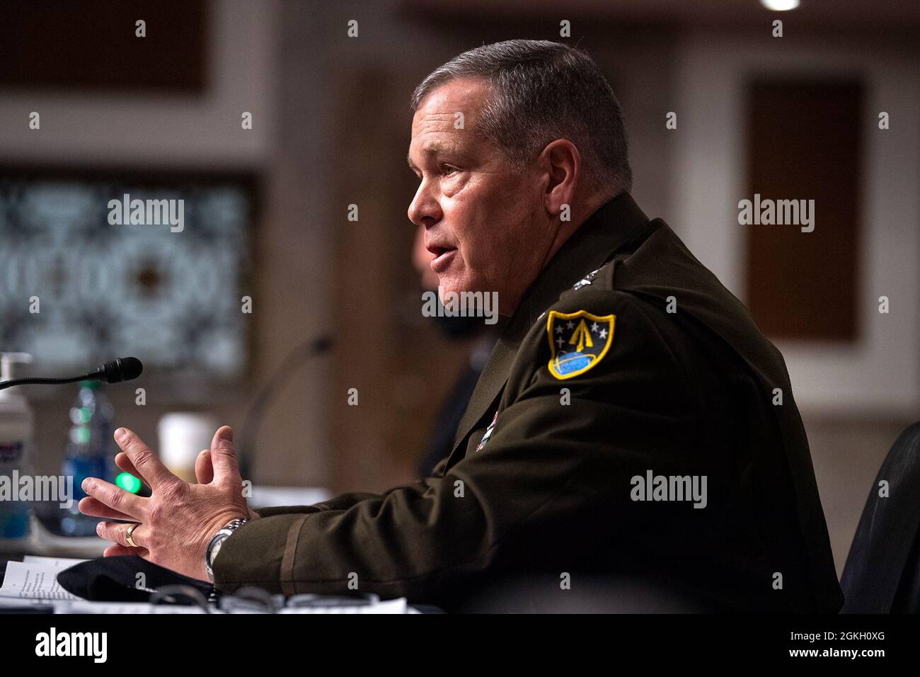 Le général James H. Dickinson, commandant du Commandement spatial des États-Unis, témoigne devant le Comité des services armés du Sénat à Washington, D.C., le 20 avril 2021. Banque D'Images