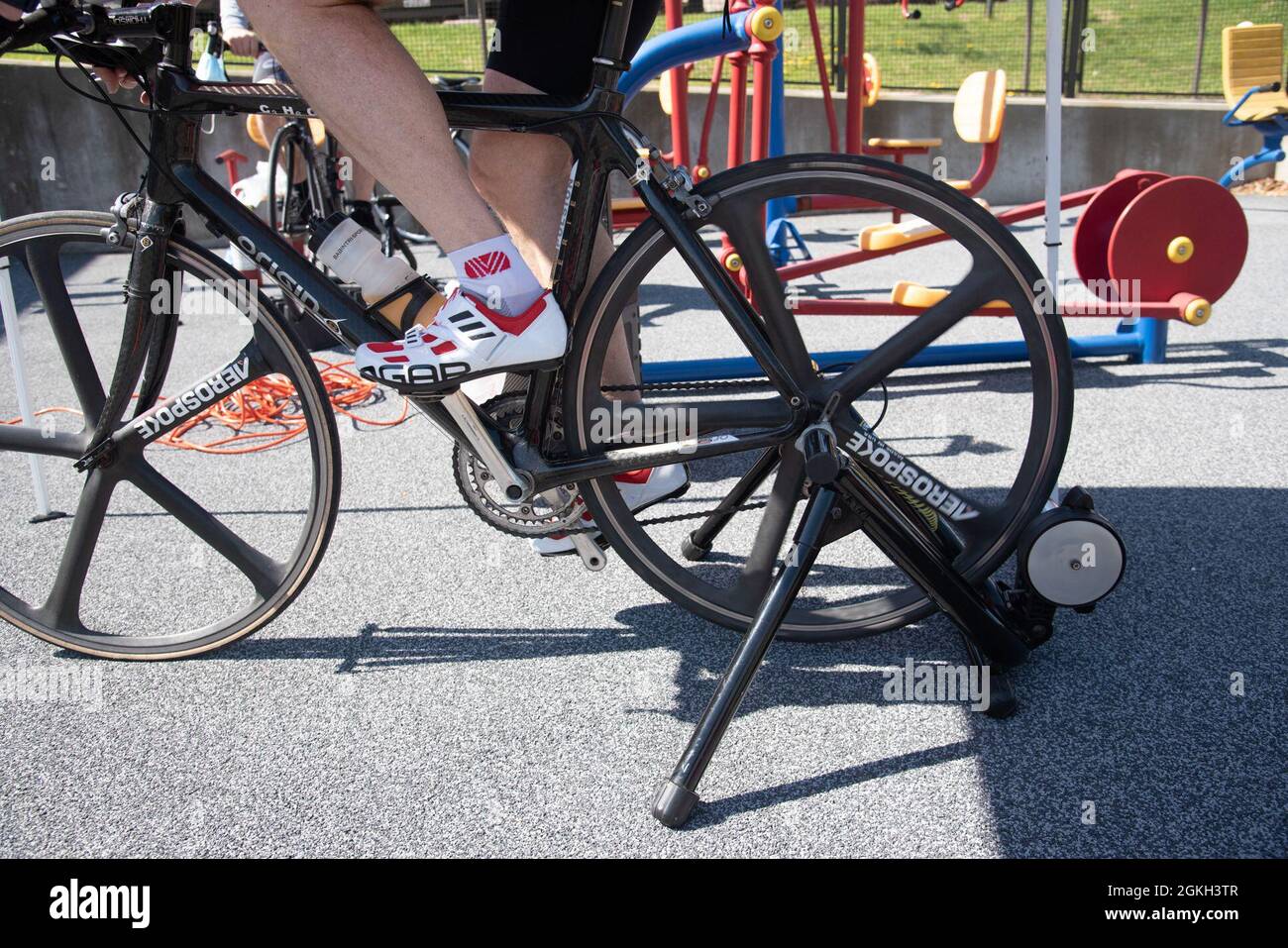 Les Marines blessés, malades et blessés participent à Cyclisme lors du 11ème procès annuel du corps des Marines au centre médical militaire national Walter Reed à Bethesda, Maryland, le 20 avril 2021. Historiquement, le Marine corps Trials est un événement sportif adaptatif consolidé impliquant plus de 250 Marines, marins, vétérans et concurrents internationaux blessés, malades ou blessés. Cette année, pour atténuer les risques associés à la COVID-19, environ 100 membres du service de recouvrement actifs seront en concurrence dans des groupes plus petits et régionalisés. Banque D'Images