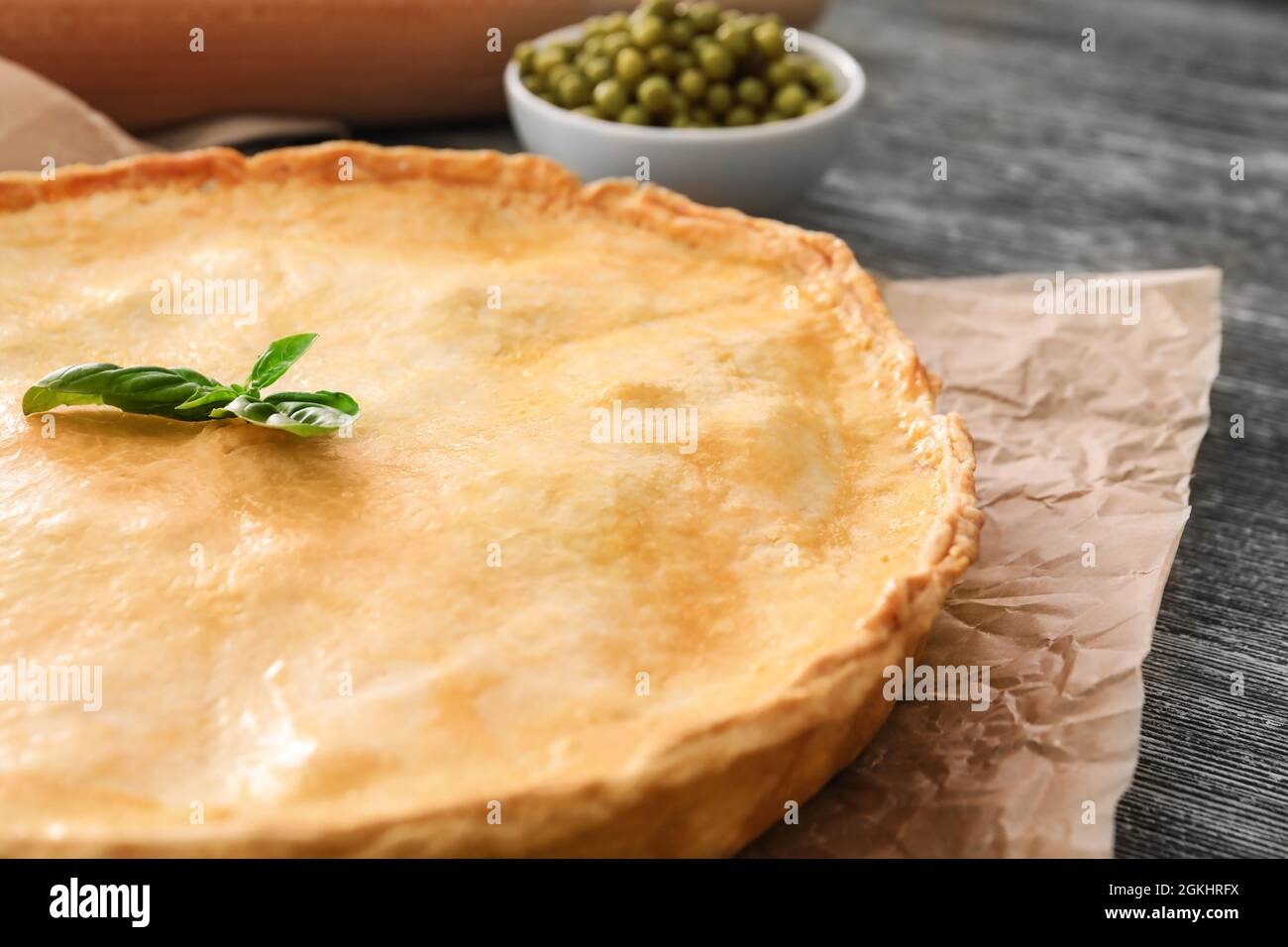 Delicieux Gateau A La Viande Sur La Table A Proximite Photo Stock Alamy